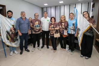 Prefeito de Cuiabá recebe rei e rainha da tradicional festa de São Benedito 2024