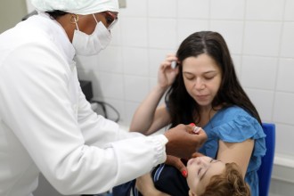 Campanha contra a poliomielite: 'Dia D' aplica mais de 6 mil vacinas e alcança cobertura vacinal de 20%