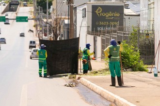 Mutirão de limpeza atende toda a extensão da Av. Ciríaco Cândia