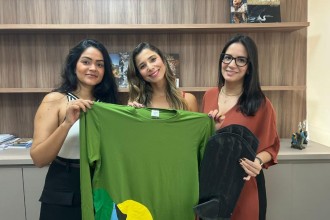 Prefeituras recebem kits para padronizar guias de turismo
