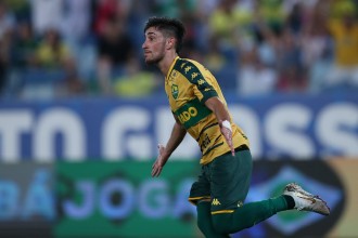 Pedrinho é afastado do Cuiabá após brigas com colegas de time