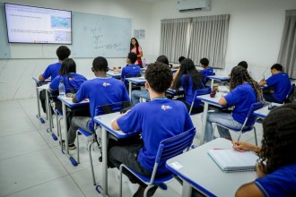 Governo de MT implanta mais 25 escolas cívico militares após consulta com pais e estudantes