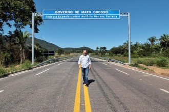 Governo de MT entrega asfalto novo e tira Agrovila das Palmeiras do isolamento