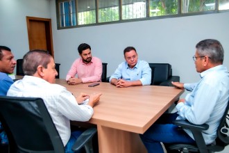 Botelho reforça ações de regularização fundiária e anuncia a entrega de escrituras a mais de 10 mil famílias de MT
