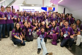 Estudantes selecionados para intercâmbio compartilham expectativas para viagem a Inglaterra