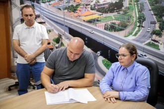Lei sancionada pelo prefeito institui selo Cuiabá Protege Mulheres