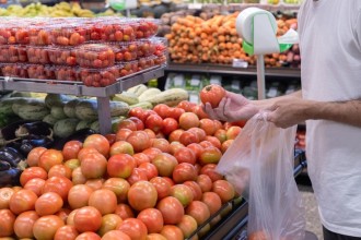 Dez de 13 produtos da cesta básica tiveram queda em agosto em Cuiabá