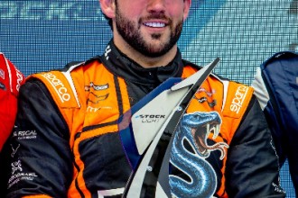 Ernani Kuhn conquista cinco troféus e ganha força na Stock Light