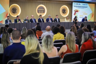 SES e TCE reúnem gestores e profissionais de saúde em encontro para debater prevenção ao suicídio