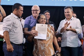 “Agora somos donos da terra”, diz morador contemplado com o título definitivo após espera de mais de 40 anos