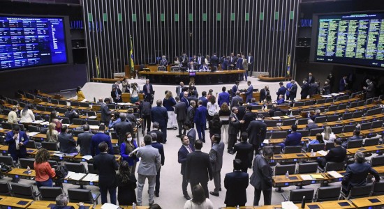 Notícia MT Política MT Esporte MT Católicos serão o triplo dos evangélicos na Câmara Federal