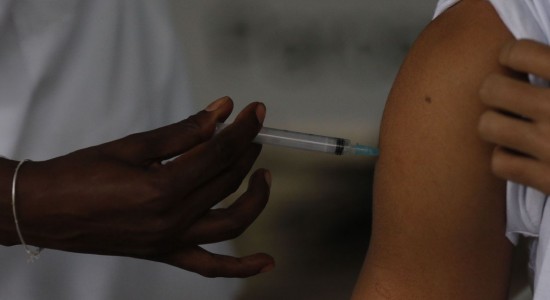 Política MT Saúde MT Aplicação da vacina bivalente deve começar em 27 de fevereiro