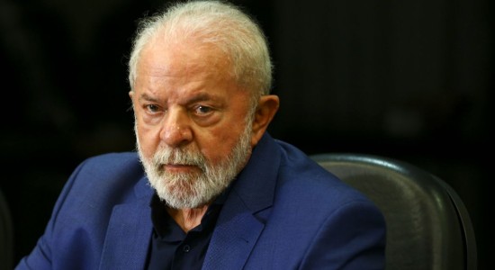 Lula adia viagem à China por orientações médicas