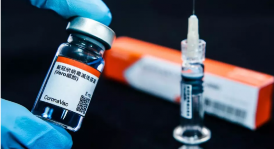 China avalia recomendar terceira dose da Coronavac
