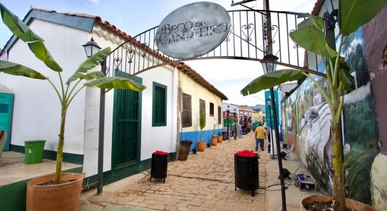 Beco do Candeeiro ganha novo visual emanuel pinheiro prefeito de cuiabá