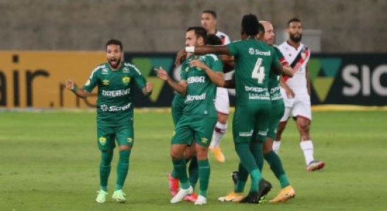 Cuiabá vence a segunda partida e sai da zona do rebaixamento