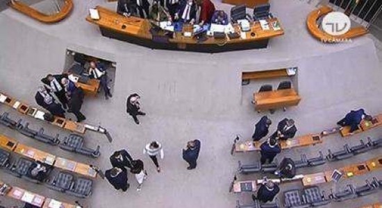 ELEIÇÕES 2021 Câmara aprova em 2º turno PEC que retoma coligações para eleição de deputados e vereadores