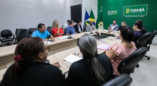 Após reunião na prefeitura, enfermeiros declaram satisfação com debate sobre PCCV