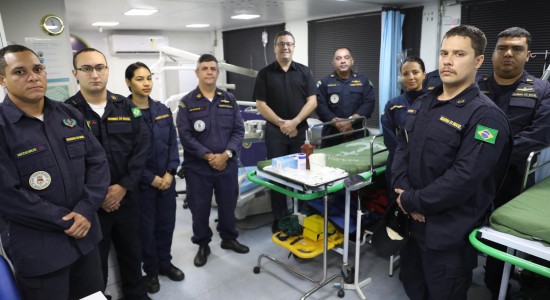 Secretaria Municipal de Saúde realiza doação de medicamentos e insumos para Navio de Assistência Hospitalar da Marinha