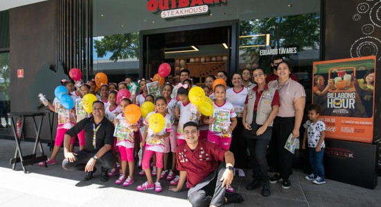 Outback recebe meninas do Siminina em ação social conjunta com a Prefeitura de Cuiabá