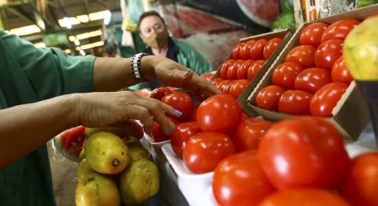 Cuiabá encerra o mês com mais uma queda no preço da cesta básica