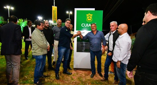 Prefeito Emanuel Pinheiro entrega praça no bairro Jamil Boutros Nadaf