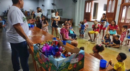 CÂMARA MUNICIPAL DE CUIABÁ Projeto Florescer leva dignidade à crianças carentes de Cuiabá C