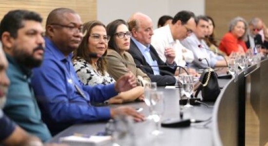 ALMT discute plano de recomposição salarial dos servidores de MT com representantes do comércio