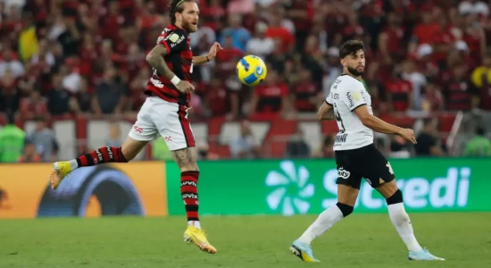 Flamengo e Corinthians fazem clássico pelo Brasileirão; Saiba onde assistir