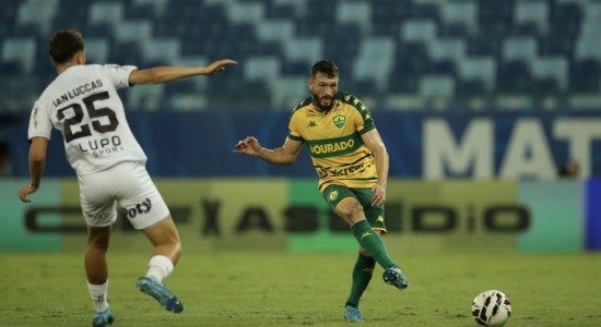 Com gol de Empereur, Cuiabá vence a Ferroviária e assume a vice-liderança