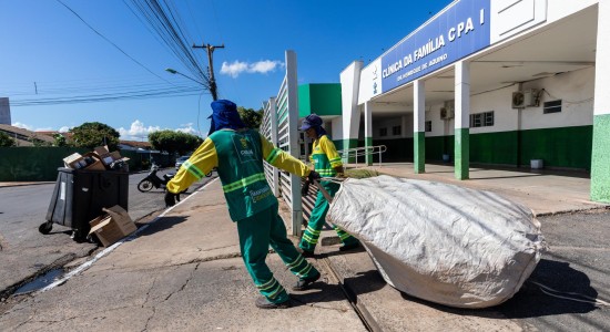Mutirão de limpeza prepara unidades básicas de saúde para o Dia D da Vacinação
