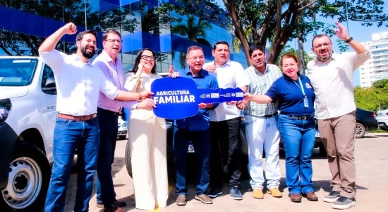 Vale de São Domingos recebe caminhonete por meio de indicação do deputado Eduardo Botelho