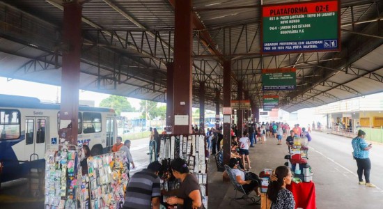 Prefeita Flávia Moretti anuncia gratuidade do transporte público municipal em Várzea Grande
