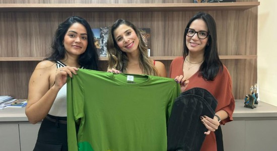 Prefeituras recebem kits para padronizar guias de turismo