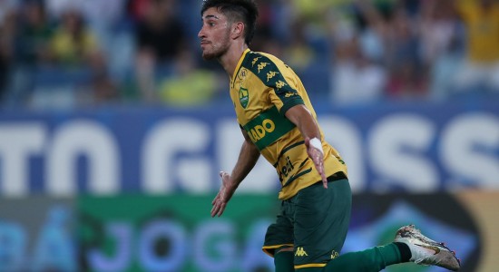 Pedrinho é afastado do Cuiabá após brigas com colegas de time