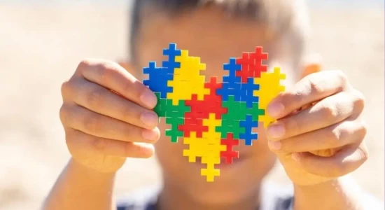 Autismo no Brasil: diagnóstico é mais comum entre homens e crianças, revela IBGE