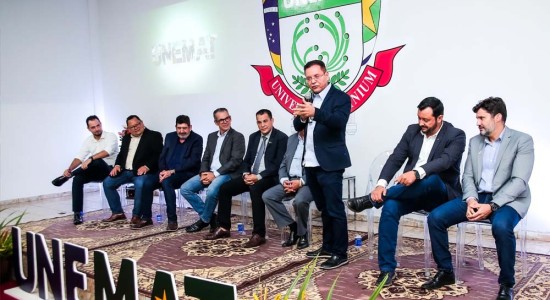 Ações do deputado Botelho são lembradas durante celebração dos 30 anos da Unemat