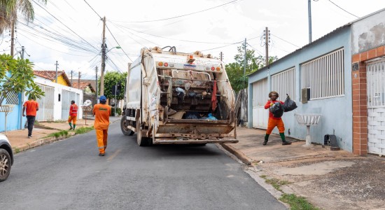 Mutirão intensivo de coleta recolhe mais de 220 toneladas de lixo em 18 pontos; veja bairros atendidos