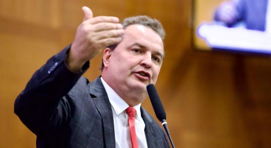 Max Russi propõe exclusão de pedófilos condenados do exercício parlamentar em MT