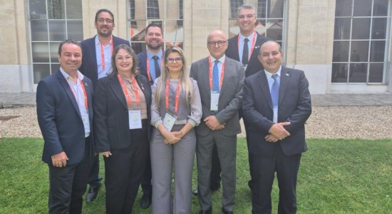 Mato Grosso recebe certificação de zona livre de aftosa sem vacinação em cerimônia em Paris