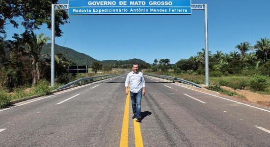 Governo de MT entrega asfalto novo e tira Agrovila das Palmeiras do isolamento