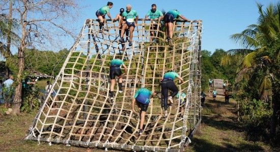 Polícia Militar reúne mais de 1,4 mil competidores para corrida de obstáculos em Várzea Grande