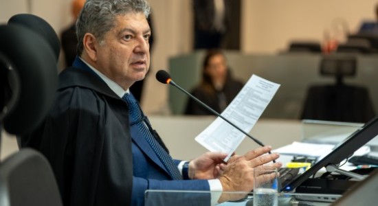 Municípios devem designar servidores efetivos para funções relativas à Lei de Licitações e Contratos, aponta TCE-MT