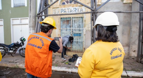 Defesa Civil de Cuiabá faz vistoria em imóvel tombado no centro histórico