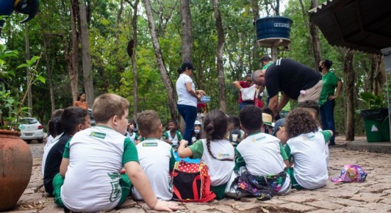 Alunos de escola municipal visitam Horto Florestal