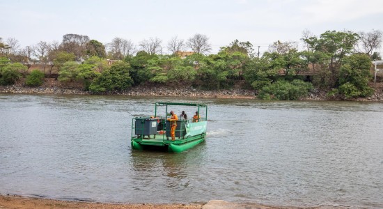Prefeitura retira 20 toneladas de lixo do Rio Cuiabá mensalmente