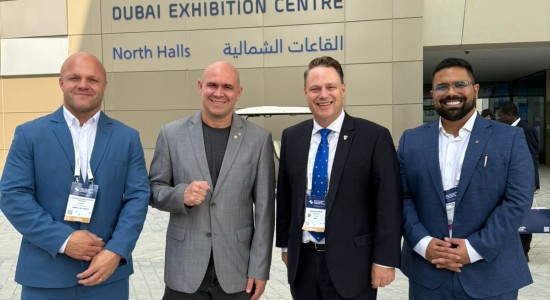 Prefeito fortalece laços com empresários dos Emirados Árabes em visita a Dubai