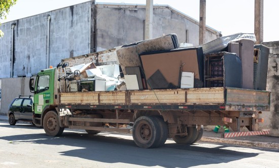 Operação Cata-treco percorre 22 bairros de Cuiabá nesta semana