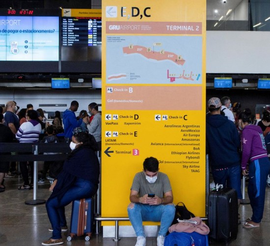 Notícia de MT Máscaras em aviões e aeroportos são obrigatórias a partir de hoje