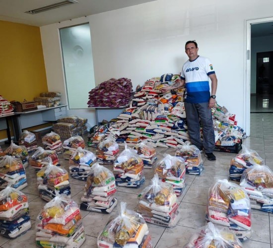 Notícia MT Site MT Política MT Polícia Militar arrecada 4 3 toneladas de alimentos não perecíveis